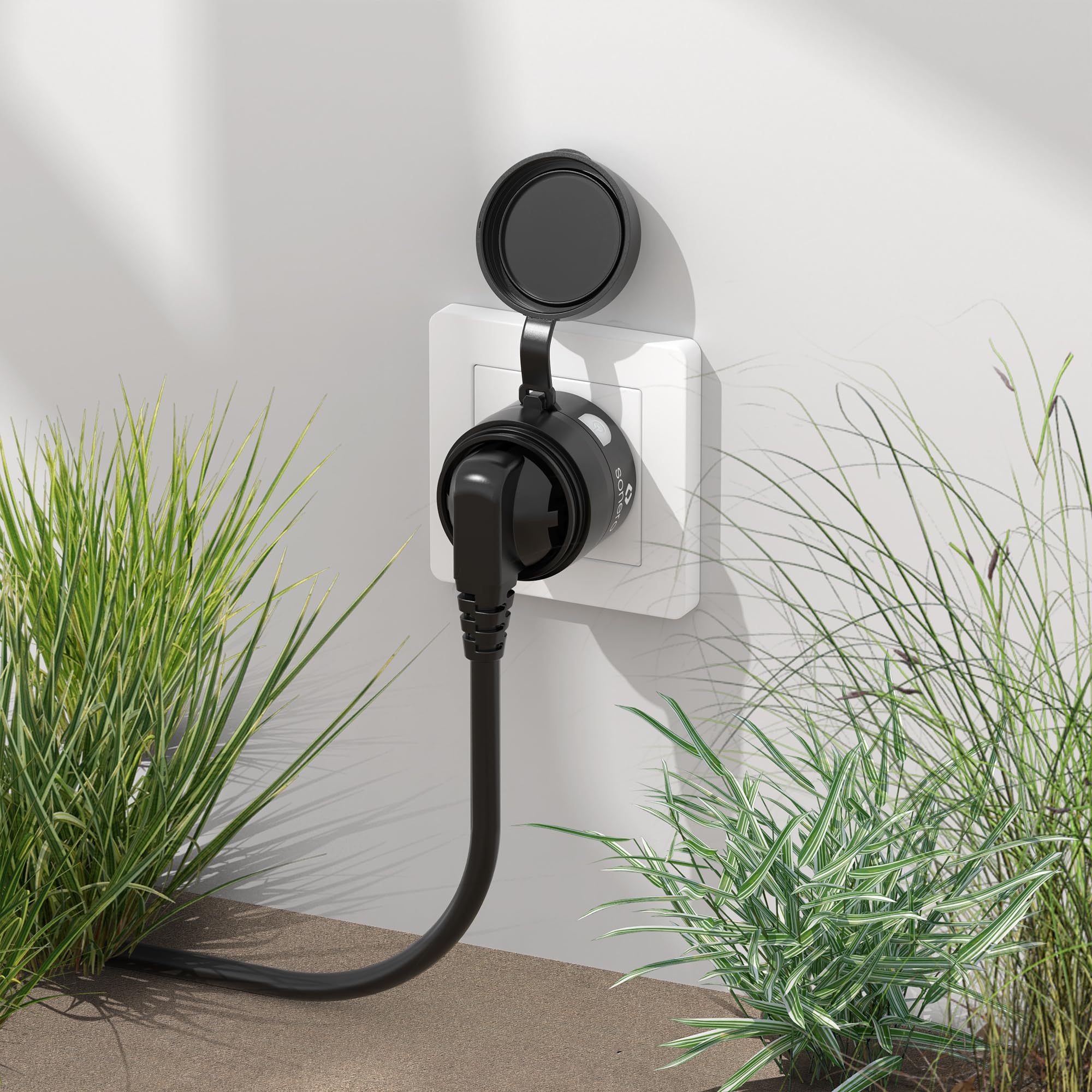 sonero Funksteckdosen mit Fernbedienung Aussen, Outdoor Set, 2300 Watt, 230V, 4 x Steckdose mit Funkfernbedienung, IP44, 30m Reichweite, Stromsparen, Schwarz